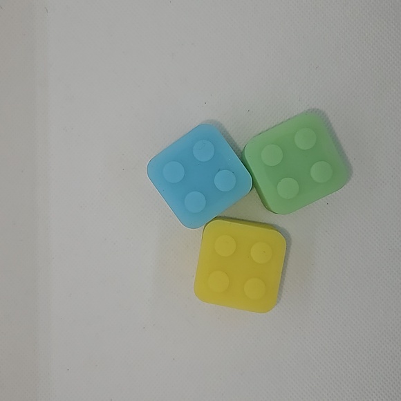 Stackable small storage container - Picture 1 of 4